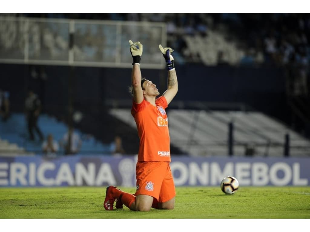 Cássio defende 22º pênalti pelo Corinthians e encosta em Ronaldo por  recorde - Lance!