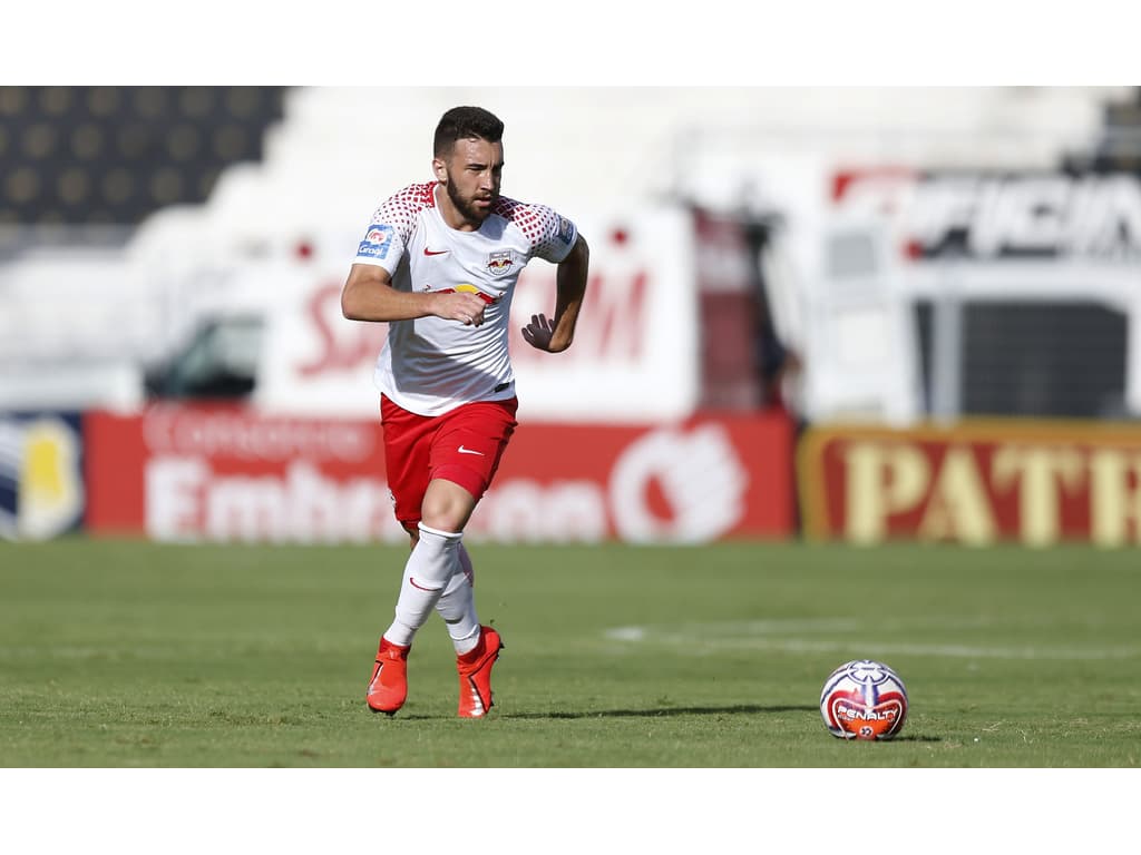 Flamengo encontra dificuldades em negociações por Léo Ortiz e Viña