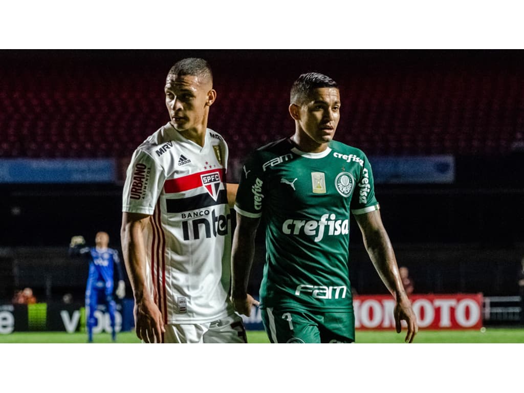 Ralf e Dudu dividem na área em lance que originou polêmica na final do  Paulista; veja fotos do lance - 09/05/2018 - Classico Corinthians Palmeiras  - Fotografia - Folha de S.Paulo