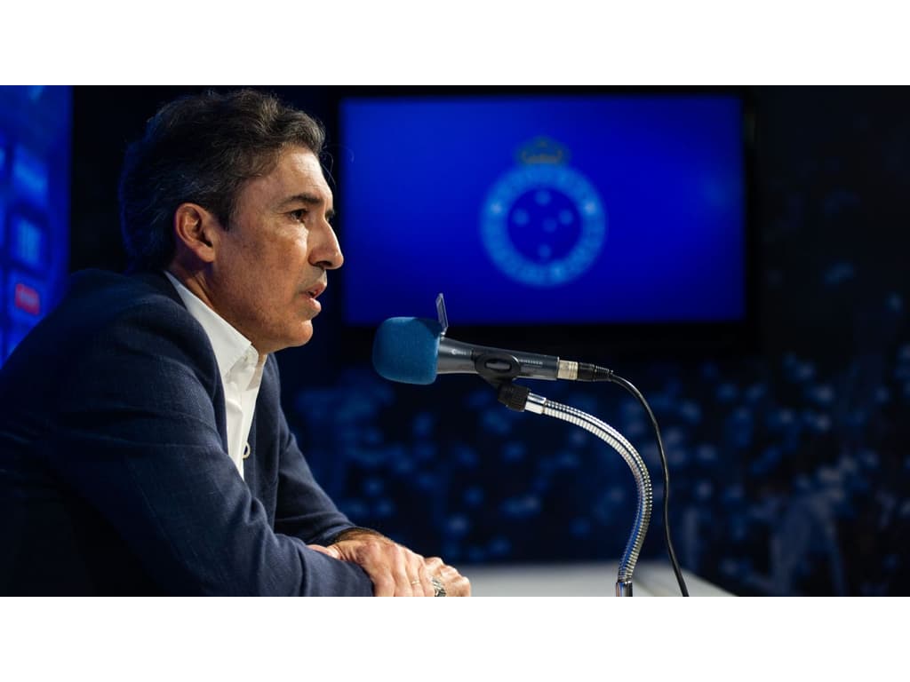 Djian esclarece situação com o Corinthians e demonstra interesse no cargo de executivo de futebol