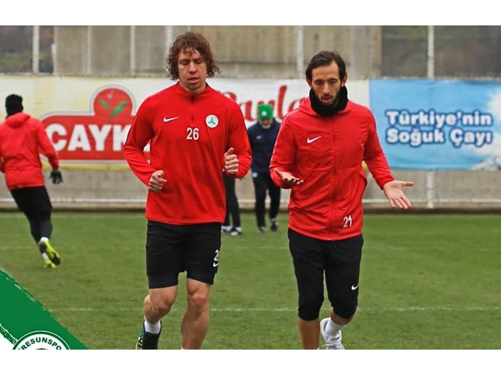 Com apenas uma derrota nos últimos 10 jogos, Renan Foguinho foca em  classificação na Turquia e mira duelo com o líder - Atualiza Bahia