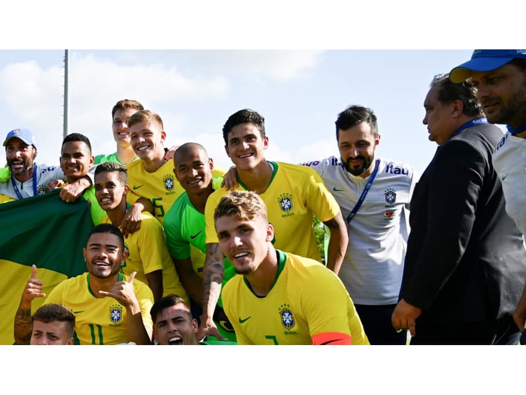 Flu disputa Copa Internacional de Futebol Legends, em Brasília