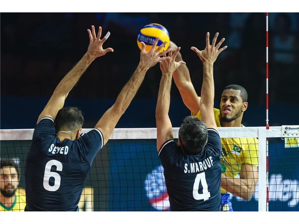 Brasil força tie-break, mas perde para o Japão na VNL masculina