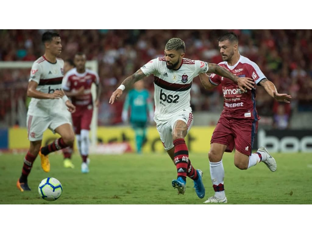 Fortaleza desperdiça pênalti e perde para o Flamengo no Maracanã pela Série  A - Jogada - Diário do Nordeste