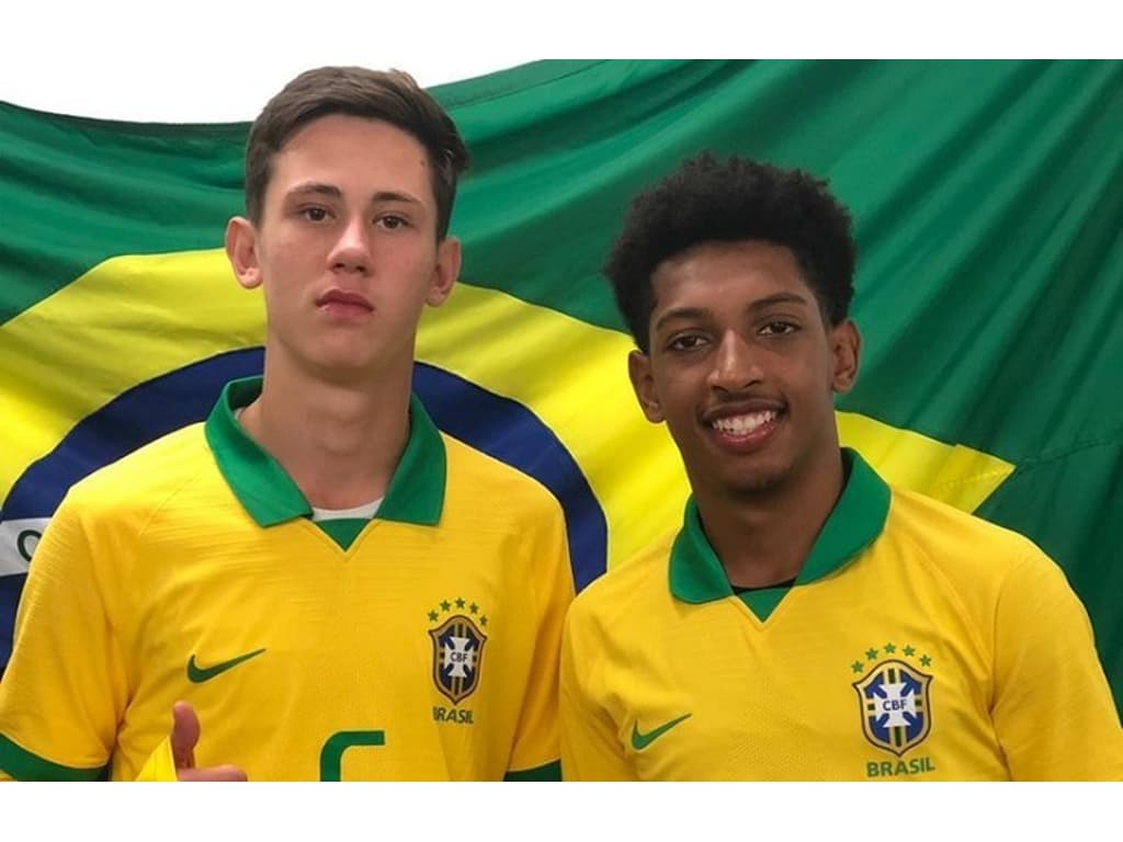 São Paulo parabeniza dupla de Cotia campeã mundial sub-17 - Gazeta