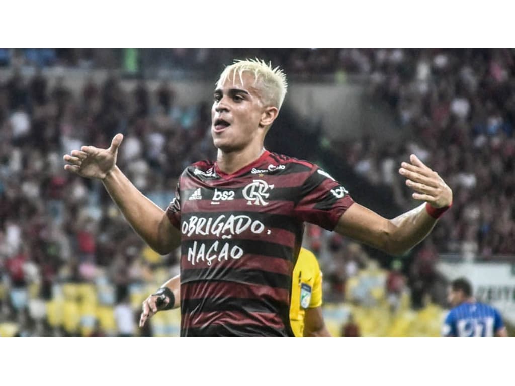 Saiu no jornal, está desmoronando; Reinier sofre 'drama' sério na Espanha  e situação triste chega ao Flamengo