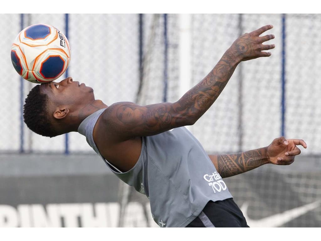 Yony Yony González é apresentado no Corinthians e recebe a camisa 11 - Lance!