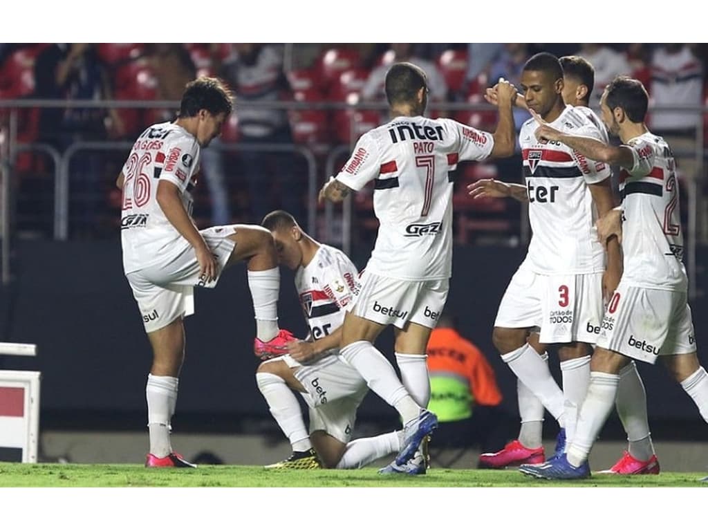 Diniz vê pontos positivos após 4 a 2 da LDU: 'No 2º tempo, o time ganhou  por 2 a 1