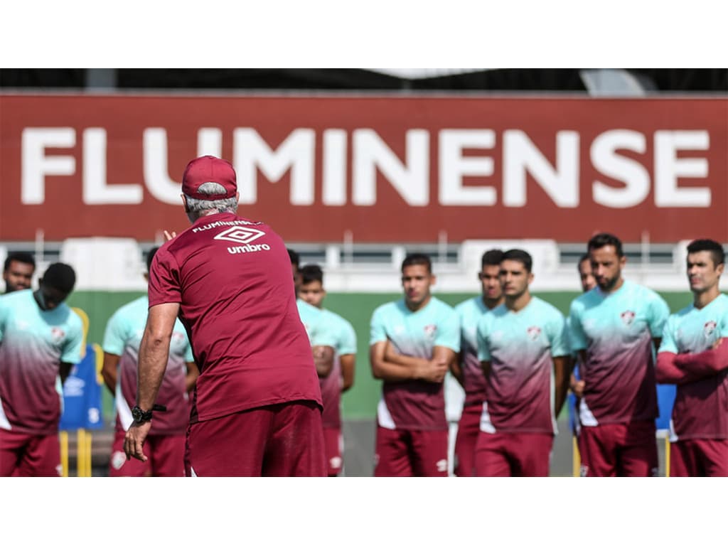 Em retomada física e técnica, Palmeiras repete escalação do time titular  após três meses - Lance!