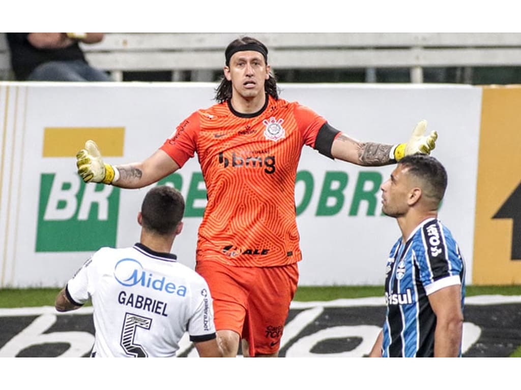 Câncer, futebol iraniano e impasse com Corinthians: conheça o goleiro que  parou Grêmio - ESPN