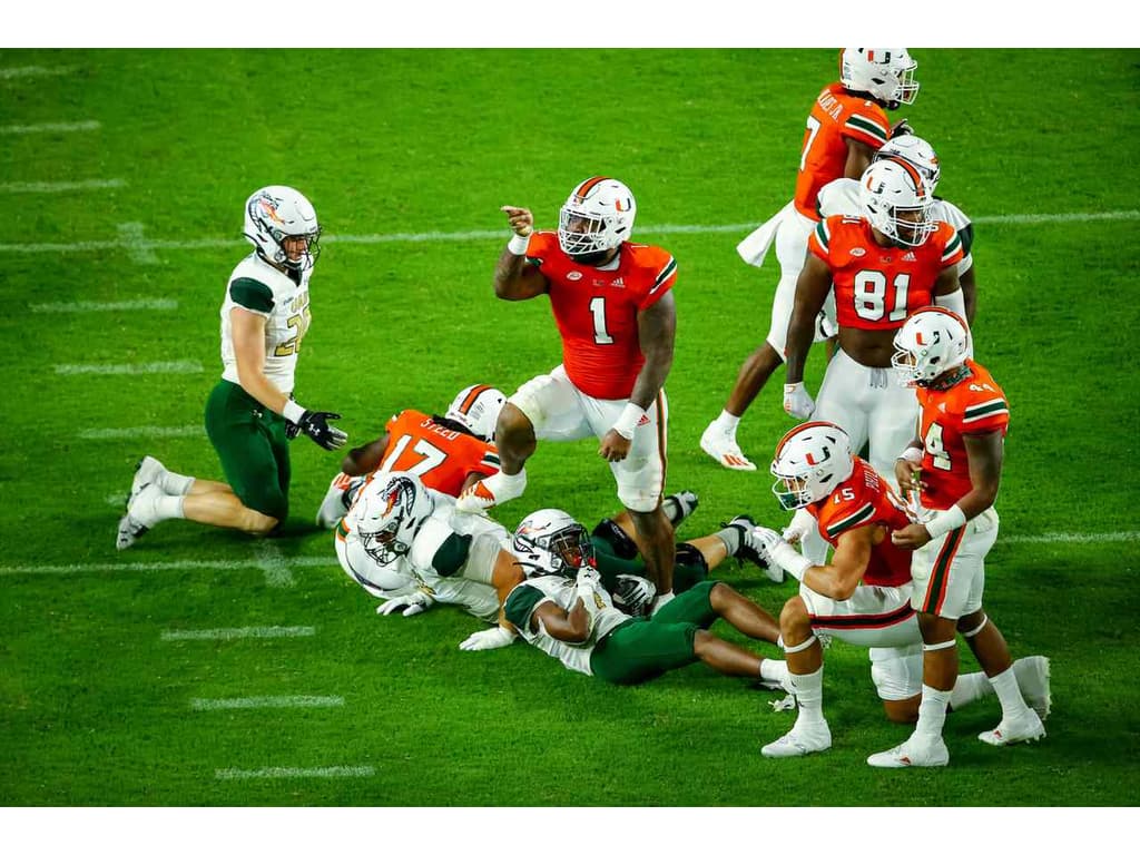 Imagem gerada por ia de futebol americano universitário de ensino