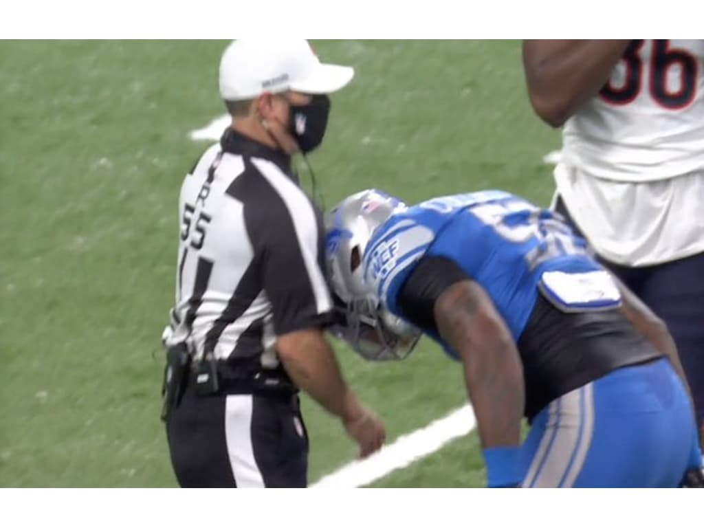 Titans linebacker Rashaan Evans ejected for throwing punch