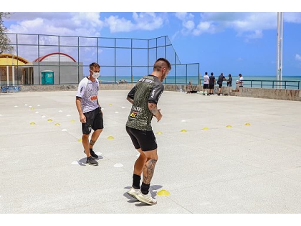 Jogo festivo e jantar especial com os bicampeões cearenses