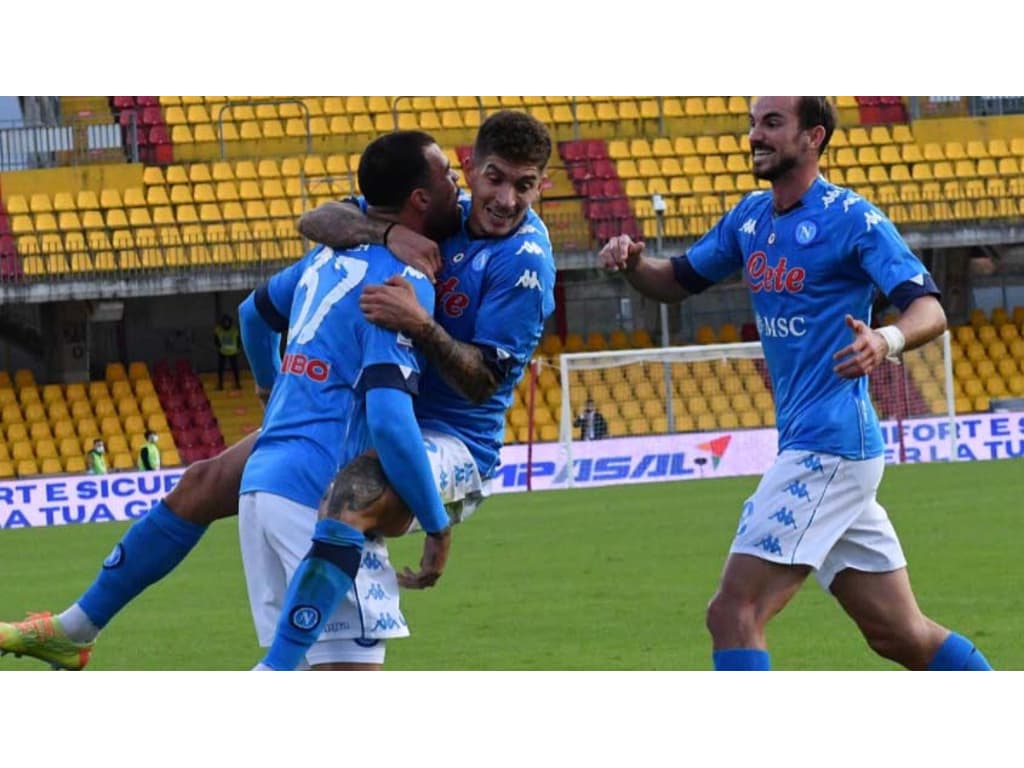 Roberto Insigne Jogador Benevento Durante Partida Campeonato