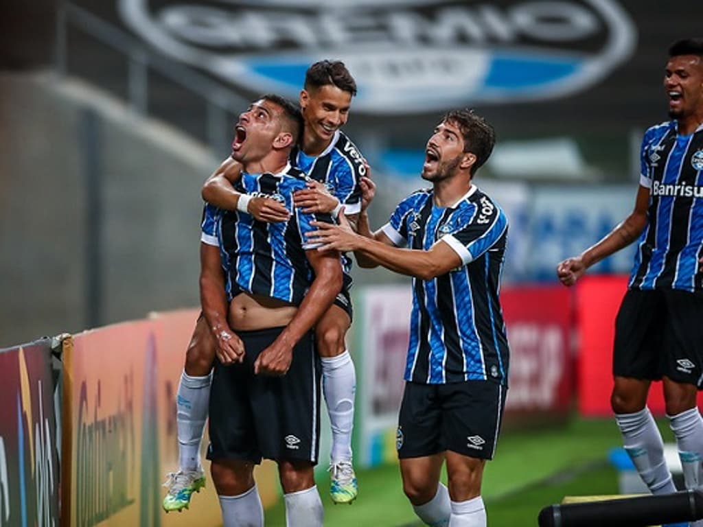 SÃO PAULO, SP - 17.10.2020: SÃO PAULO X GRÊMIO - Vanderlei do Gremio during  between São Paulo FC x Grêmio valid for the 17th round of the Brazilian  championship 2020 and held