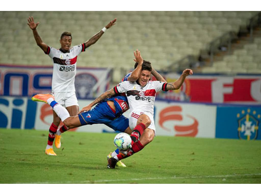 Fortaleza desperdiça pênalti e perde para o Flamengo no Maracanã pela Série  A - Jogada - Diário do Nordeste