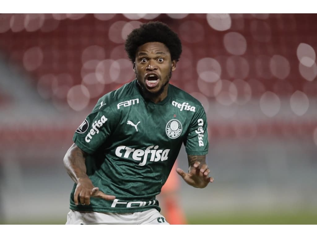 Luiz Adriano faz contrato com Palmeiras até os 36 anos; veja os números da  carreira