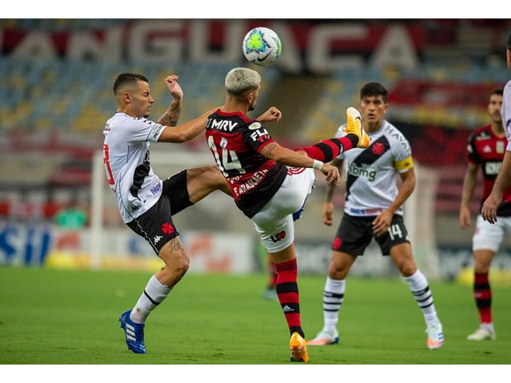 Flamengo e Vasco fazem clássico no Brasileirão sob gestões