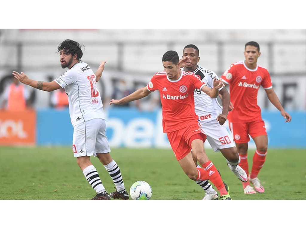 Vasco vai até a CBF para cobrar explicações sobre a arbitragem do jogo  contra o Santos - Lance!