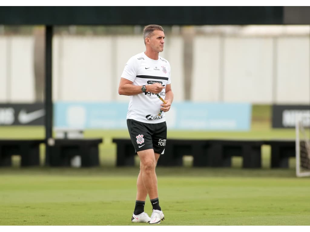 Rival do Corinthians na Sul-Americana treina no CT do Palmeiras; titulares  definidos