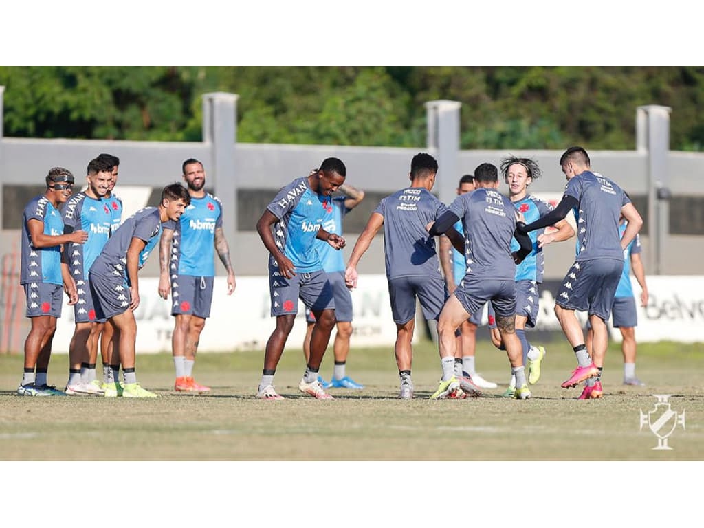 Barca zarpando! Flamengo indica saída de quatro jogadores em fim