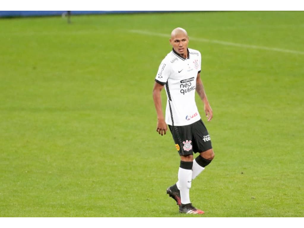 Corinthians recebe indicações de jogadores para compor elenco, mas dá  prioridade para uso da base