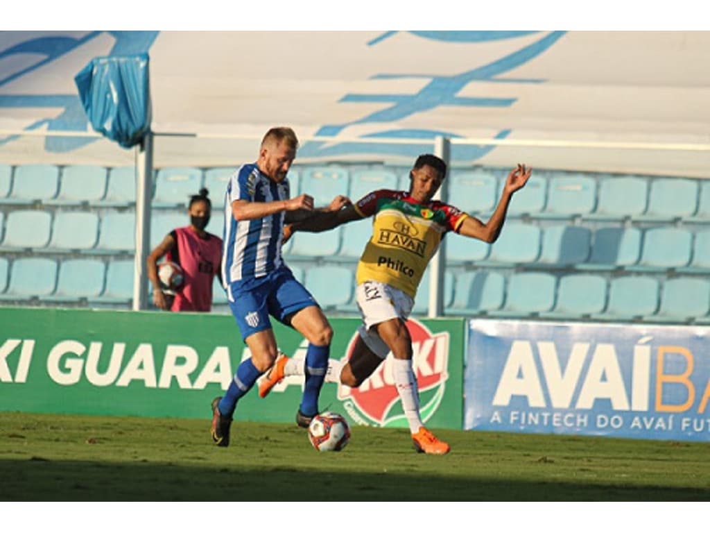 Com bom jogo, Wesley Soares entra na seleção da rodada da Série B