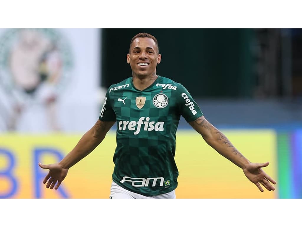 Titular em todos os jogos da reta final, Breno Lopes comemora bi do  Brasileirão pelo Palmeiras - VAVEL Brasil