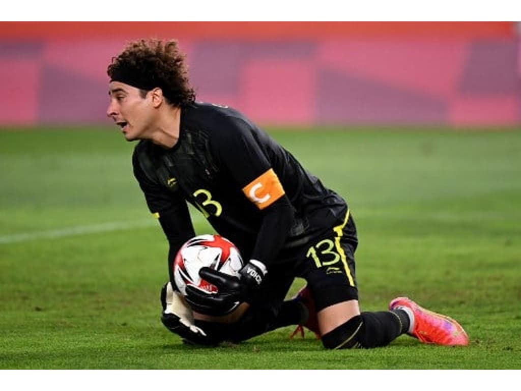 Copa 2014: Liverpool e Arsenal estão de olho no goleiro Ochoa após