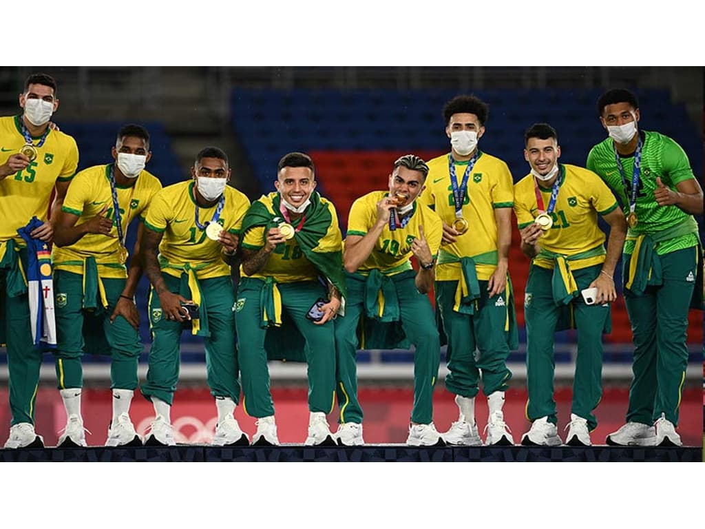 COB critica CBF por atletas não utilizarem agasalhos do Time Brasil ao  receberem medalha de ouro - Lance!