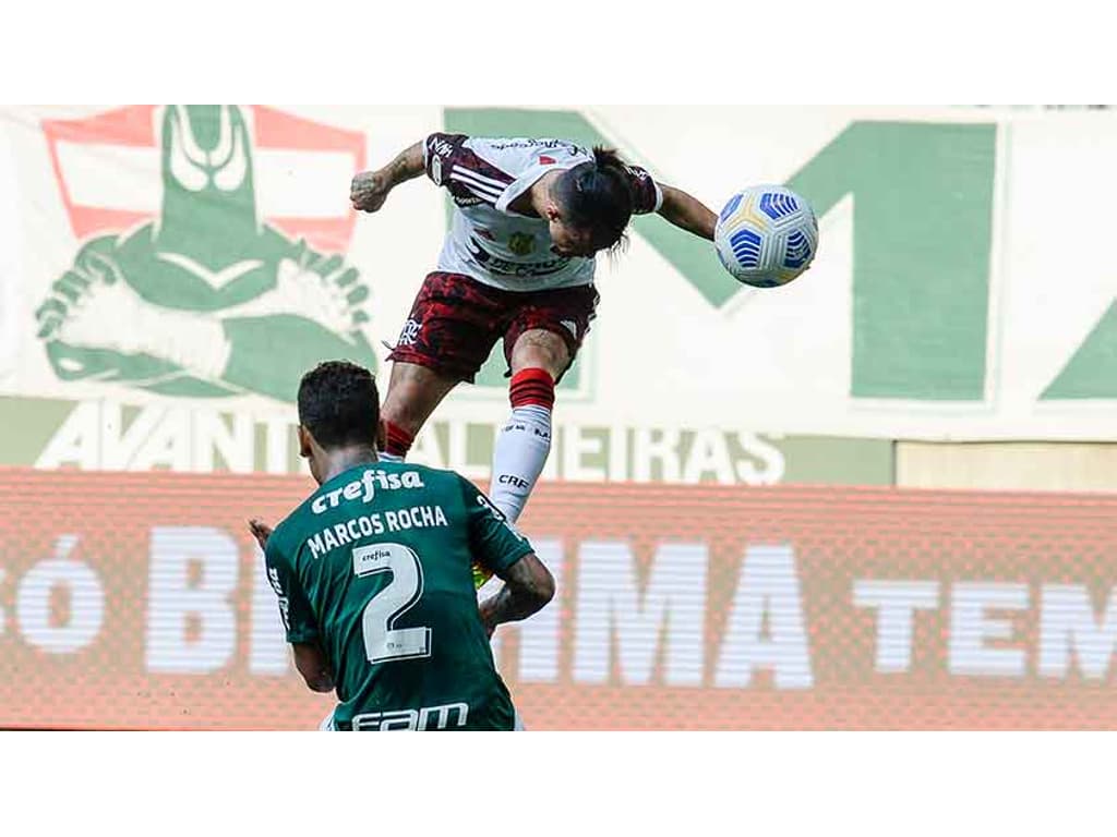 Jogadores de LoL do Flamengo acompanham vitória sobre o Palmeiras
