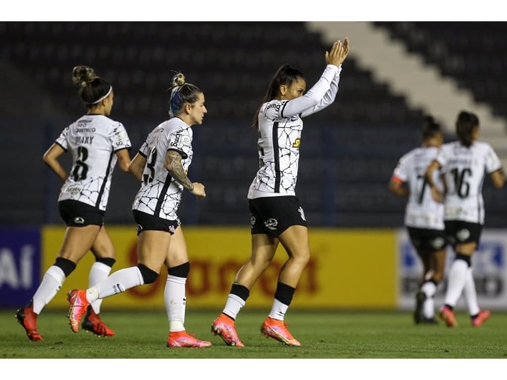 Corinthians goleia Pinda com autoridade no Paulista Feminino após