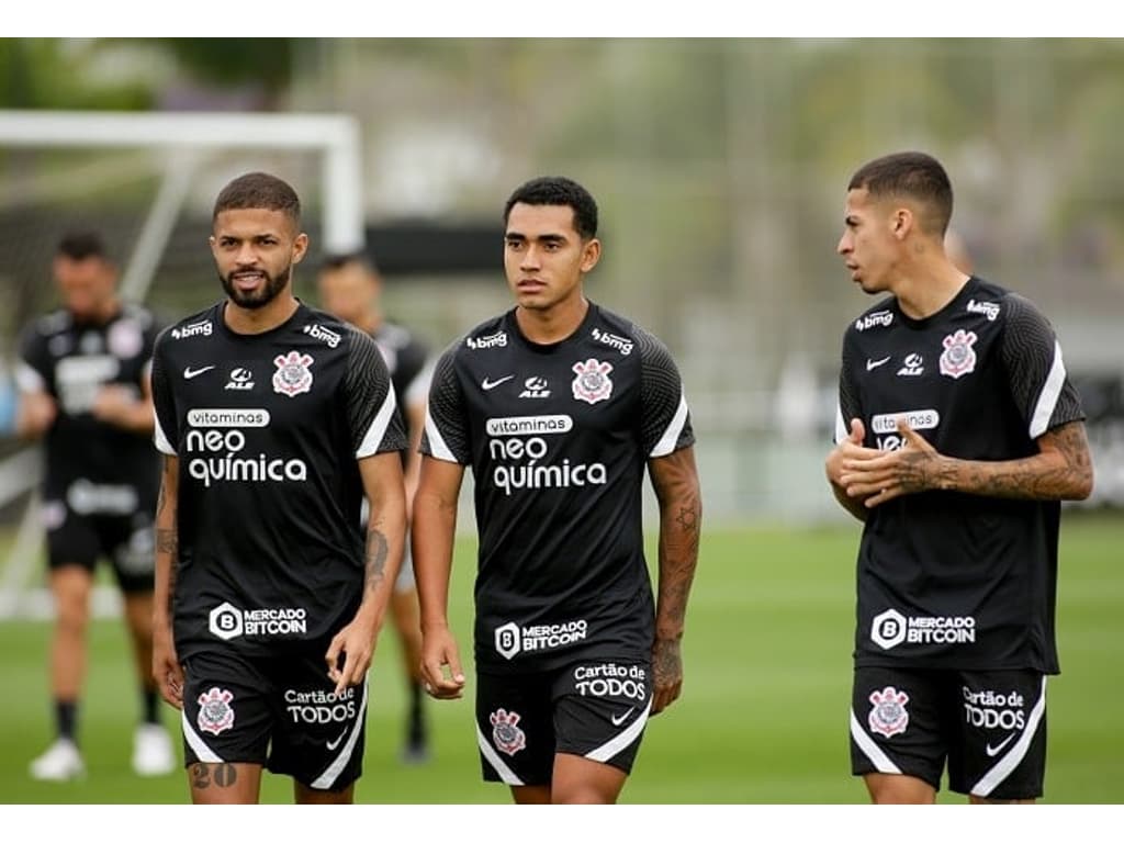 Corinthians recebe indicações de jogadores para compor elenco, mas dá  prioridade para uso da base