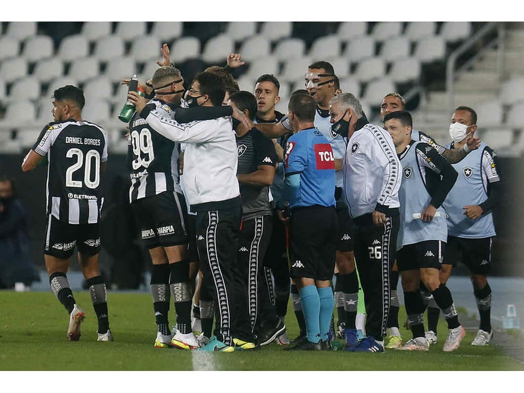 VASCO VENCE E COMPLICA O BOTAFOGO, CHAMPIONS LEAGUE E A CONVOCAÇÃO