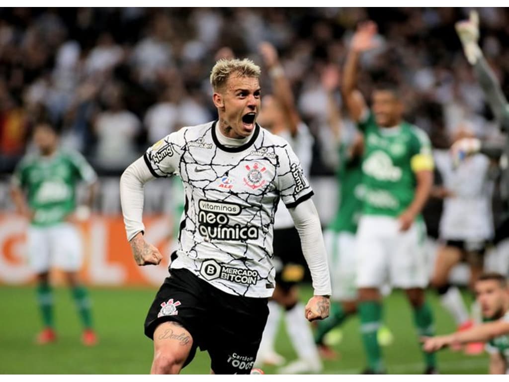 Com gol no final, Chapecoense vira e bate o Corinthians pela 1ª vez na  história