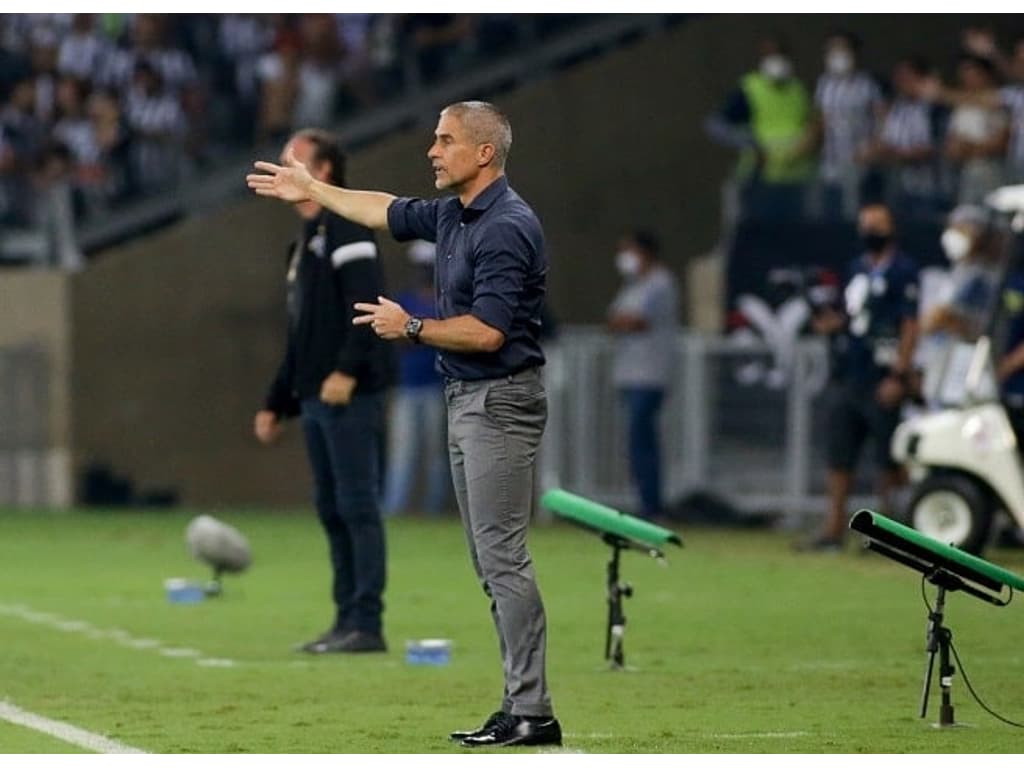 Mano lamenta resultado diante do Santos e admite segundo tempo