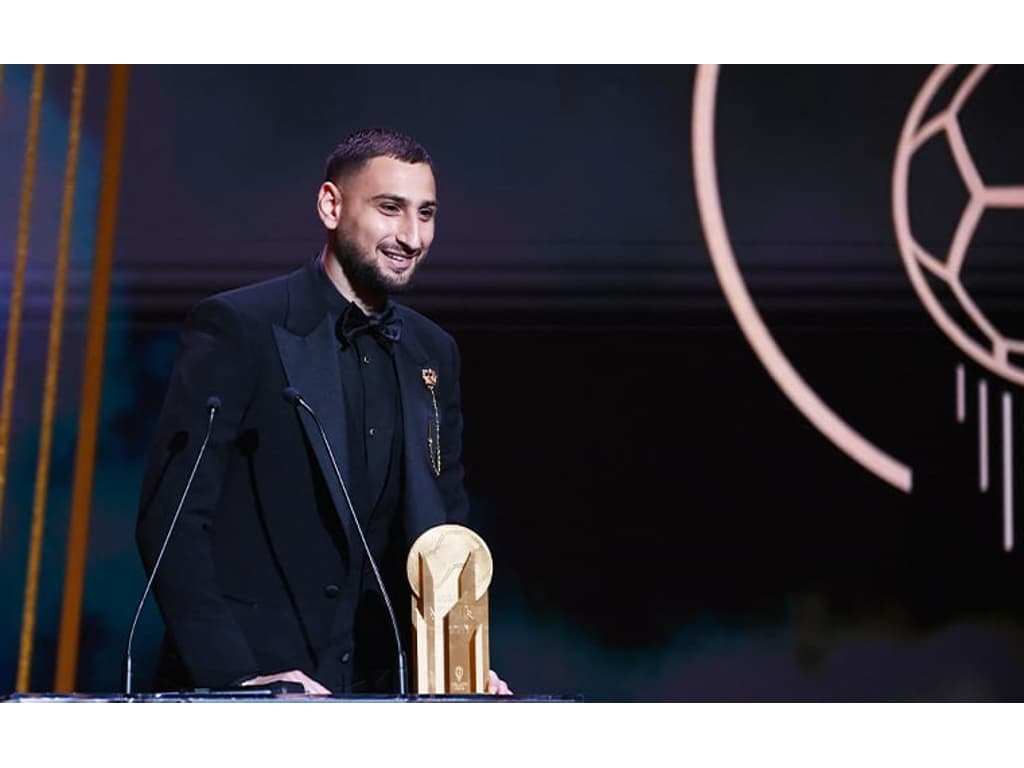 Donnarumma leva Prêmio Yashin de melhor goleiro do mundo 