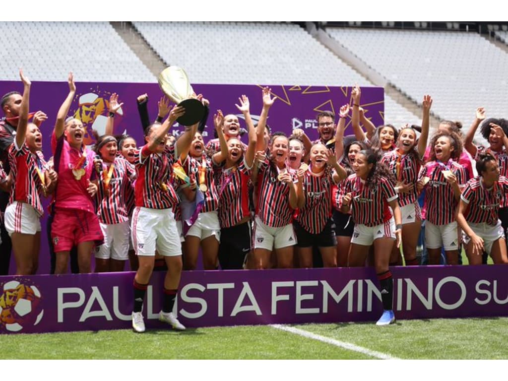 Corinthians goleia São Paulo e conquista o Paulistão Feminino