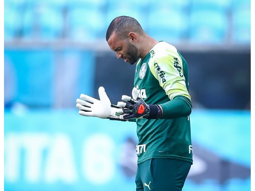 do goleiro Weverton