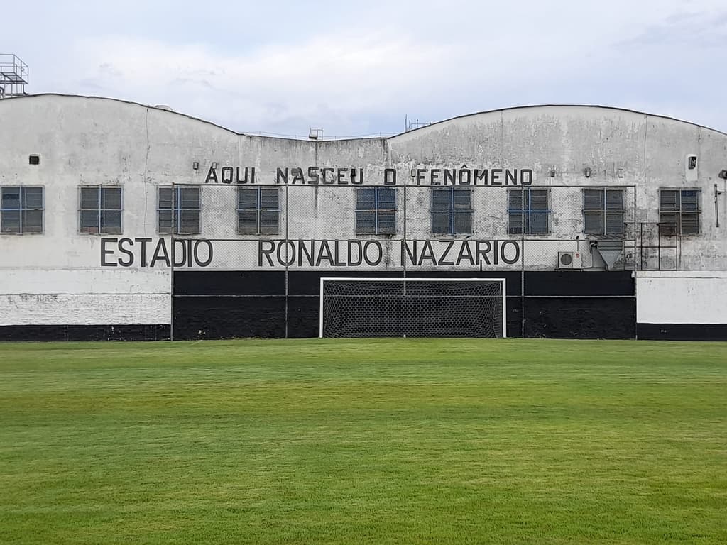 Clube de Ronaldo Fenômeno entra no páreo por ReinierJogada 10