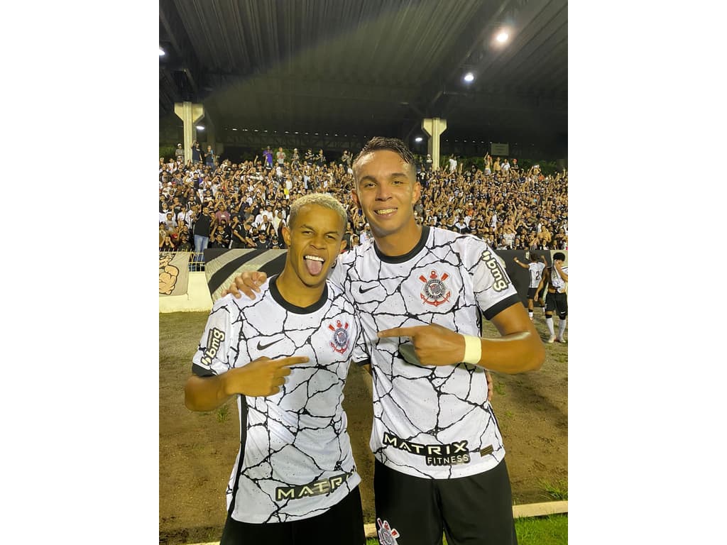 Wesley exalta equipe do Corinthians e comemora gol na Copinha: Sensação  inexplicável