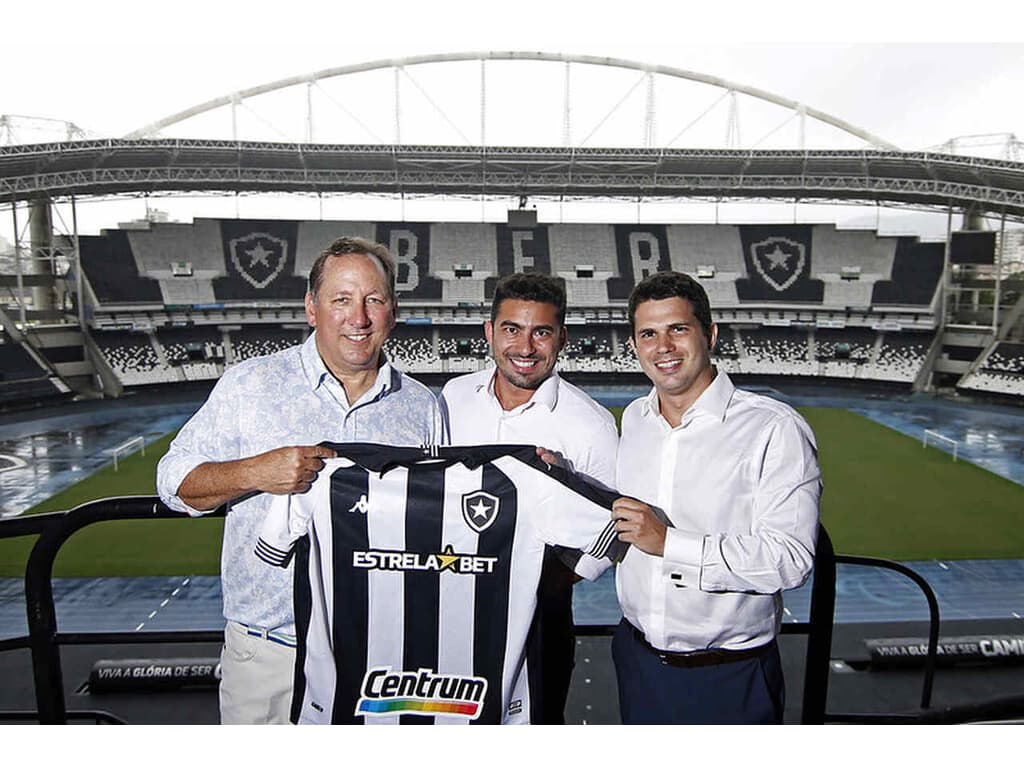 Depois do namoro interrompido com o Benfica, John Textor está perto de  comprar a SAD do Botafogo