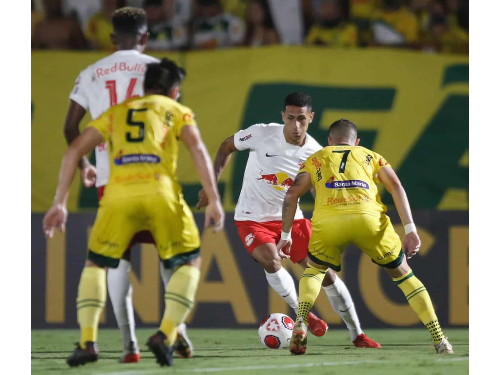 COPA PAULISTA FEMININA: Corinthians volta a vencer o RB Bragantino e é  campeão