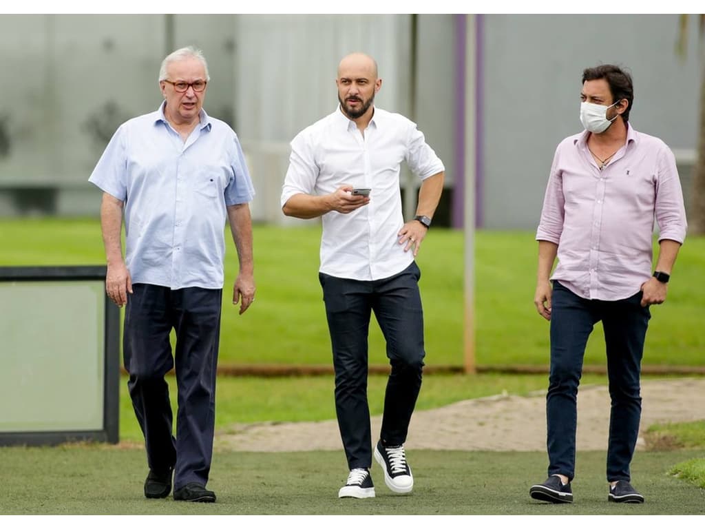 Corinthians fecha 2022 com novo recorde de receita e dívida total  estagnada; veja os números