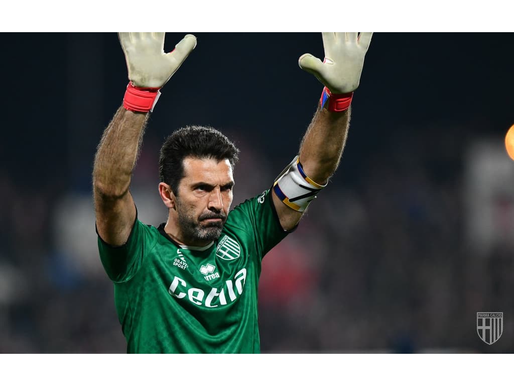 FIFA 23 anuncia carta 'mutante' de Buffon como jogador de linha