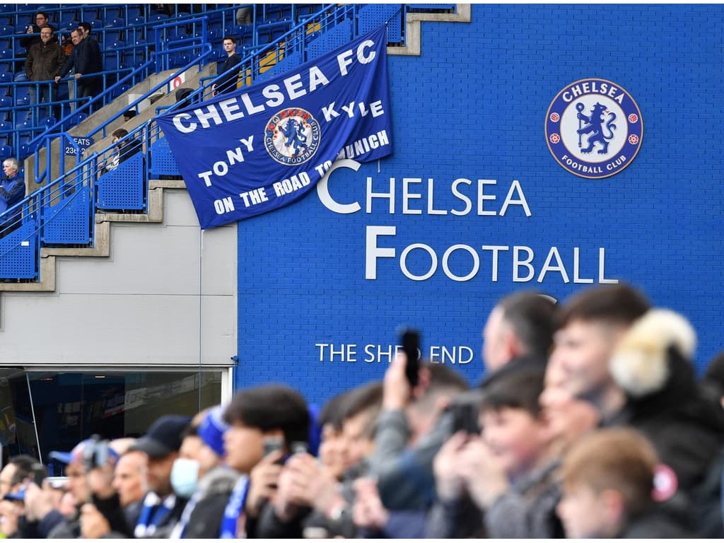 Empresário inglês faz oferta de 4 bilhões de libras pelo Chelsea