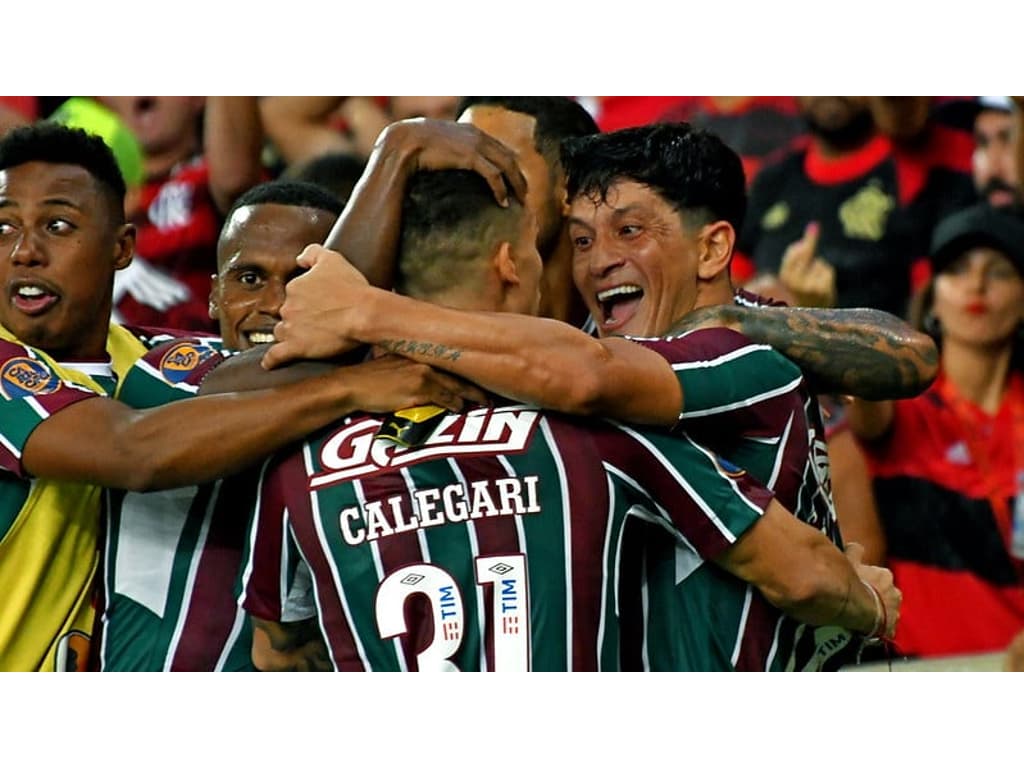 Fluminense busca empate e freia Flamengo na corrida pelo título