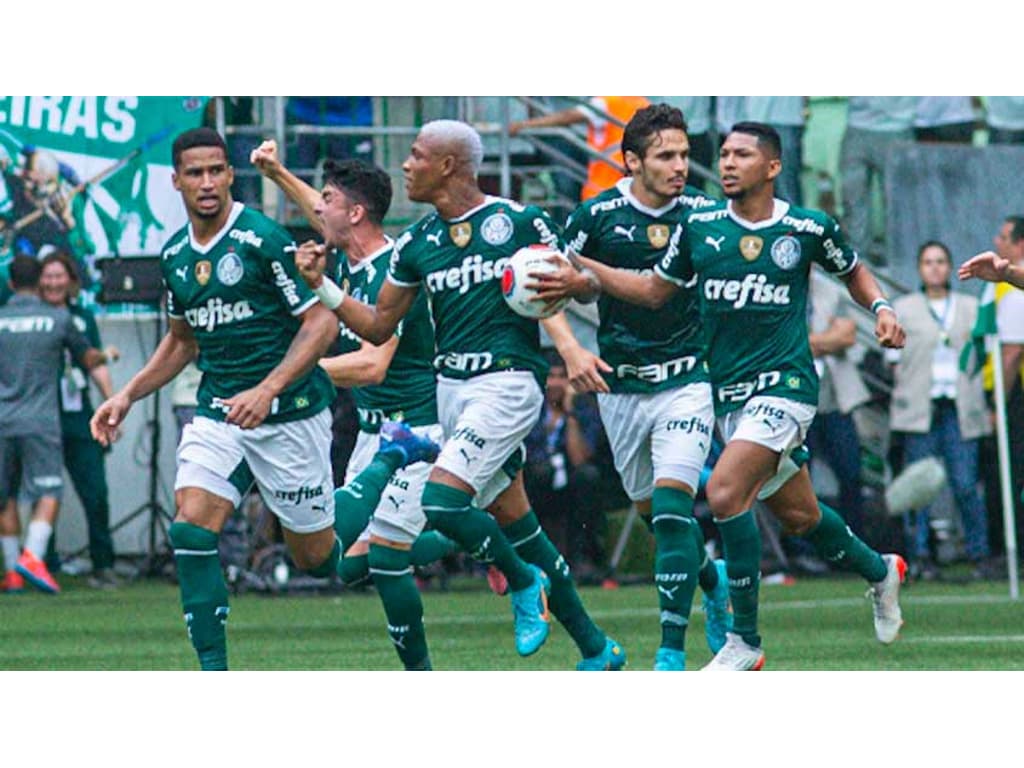 Sao Paulo, Brazil. 03rd Apr, 2022. SP - Sao Paulo - 03/04/2022 - PAULISTA  2022 FINAL, PALMEIRAS X SAO PAULO - Jogadores do Palmeiras comemoram titulo  de campeao durante cerimonia de premiacao