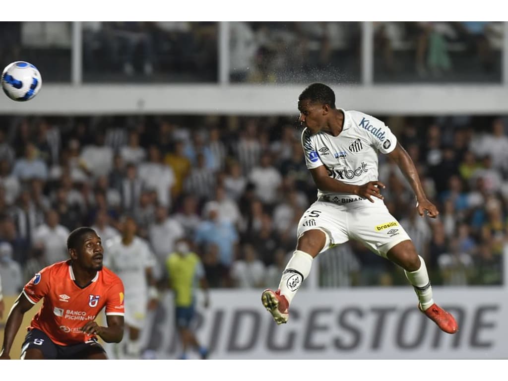 BRYAN ANGULO É O NOVO ATACANTE DO SANTOS FC 