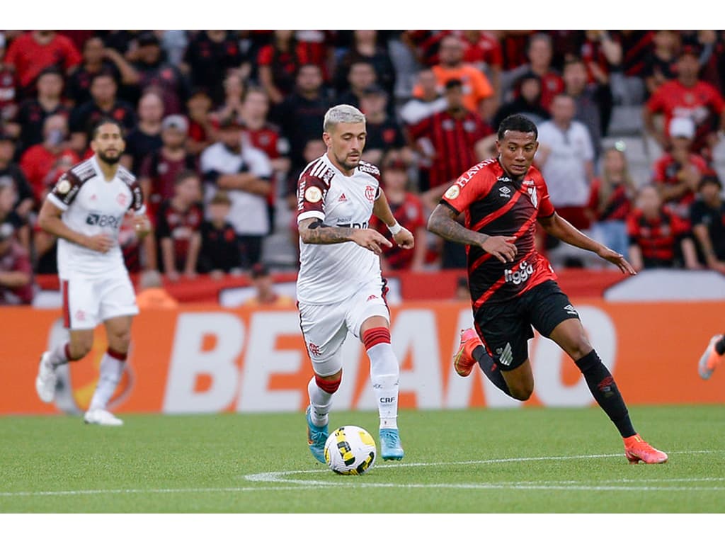 CURITIBA (PR) - 12/07/2023 - Copa do Brasil 2022 / Futebol - ATHLÉTICO (PR)  X FLAMENGO (RJ) Copa do Brasil 2023, quartas de final jogo 2 de 2, na noi  Stock Photo - Alamy